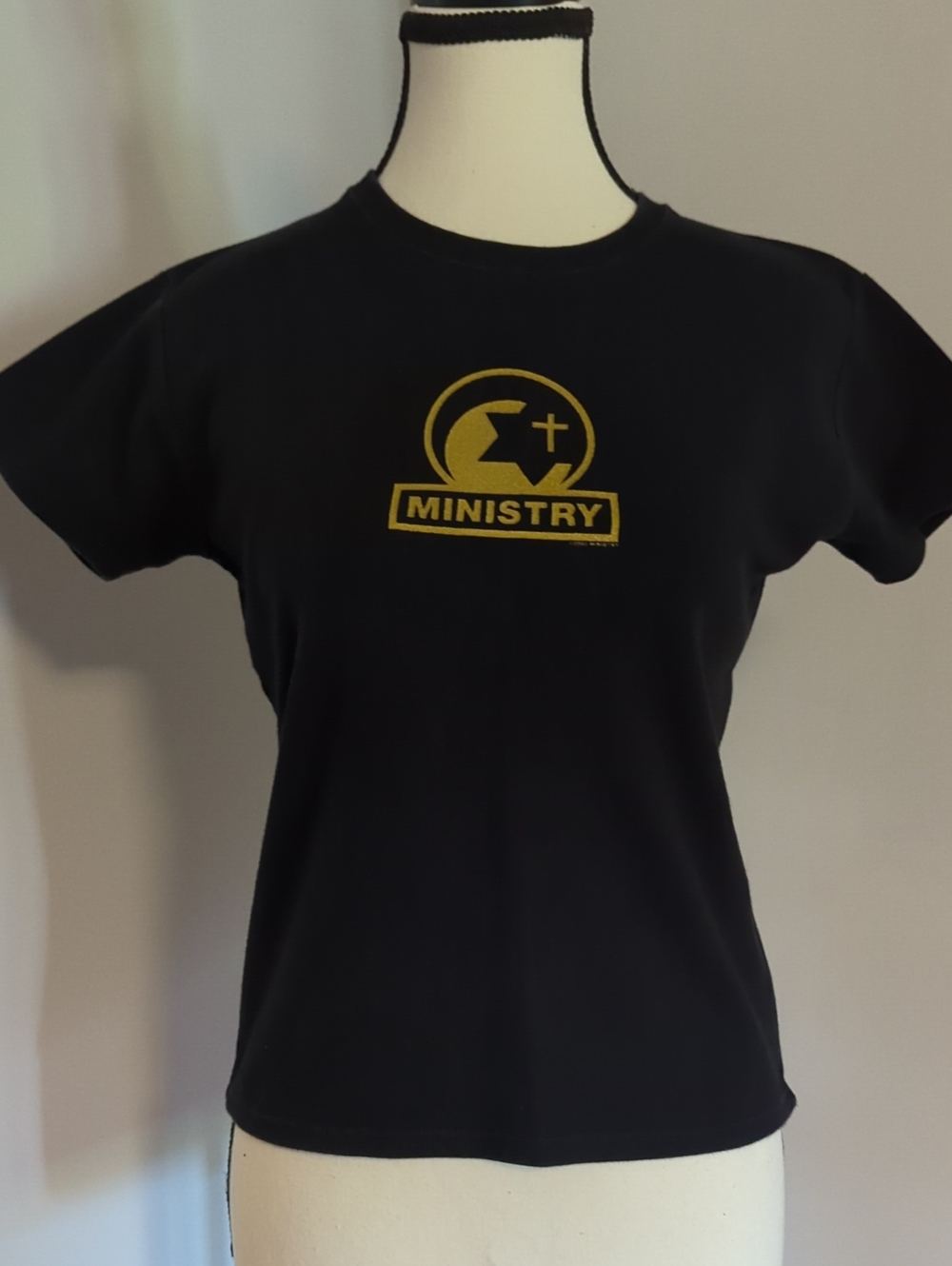 Ladies Ministry Size Medium Concert Cropped Tee
